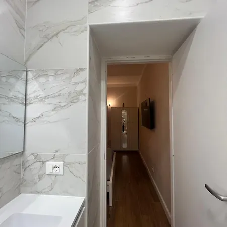 Domus Vaticano - 200 M Da San Pietro